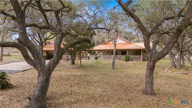 2896 Live Oak Road, Cuero, TX 77954