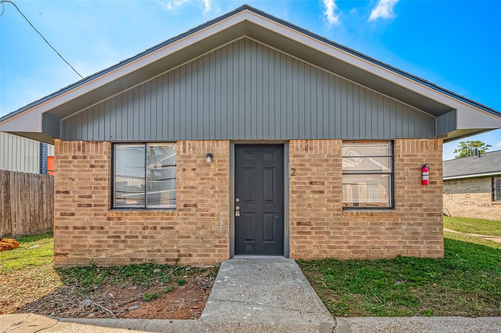 8814 Manus Street 1-11, Houston, TX 77093