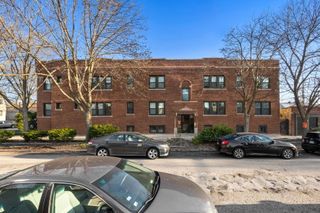 3752 W Roscoe Street 2E, Chicago, IL 60618