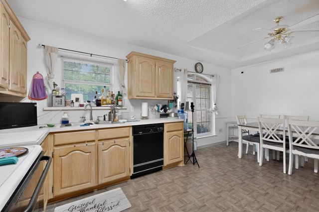 412 Tara Lane, Red Oak, TX 75154