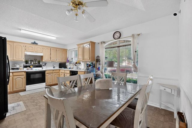 412 Tara Lane, Red Oak, TX 75154