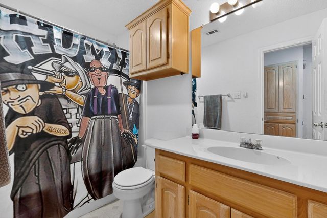 412 Tara Lane, Red Oak, TX 75154