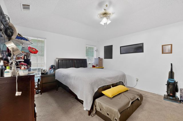 412 Tara Lane, Red Oak, TX 75154