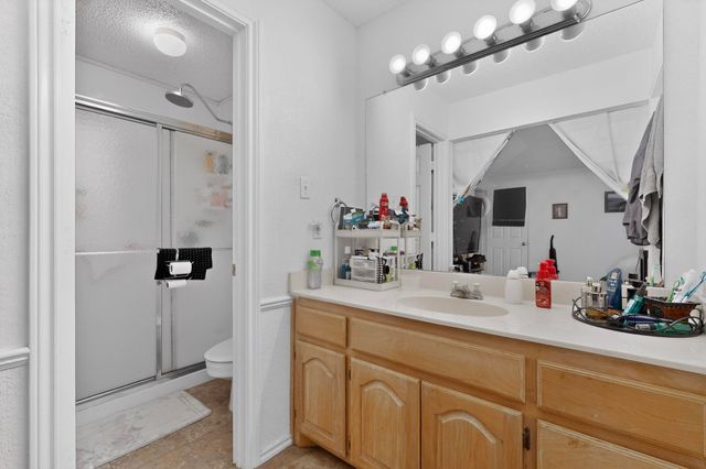 412 Tara Lane, Red Oak, TX 75154