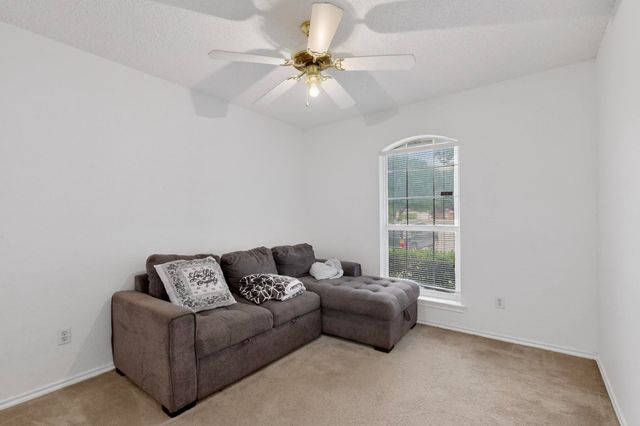 412 Tara Lane, Red Oak, TX 75154