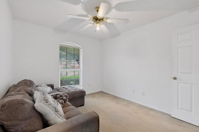 412 Tara Lane, Red Oak, TX 75154