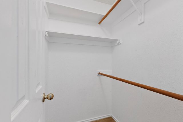 412 Tara Lane, Red Oak, TX 75154