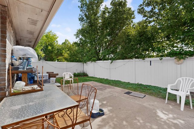 412 Tara Lane, Red Oak, TX 75154