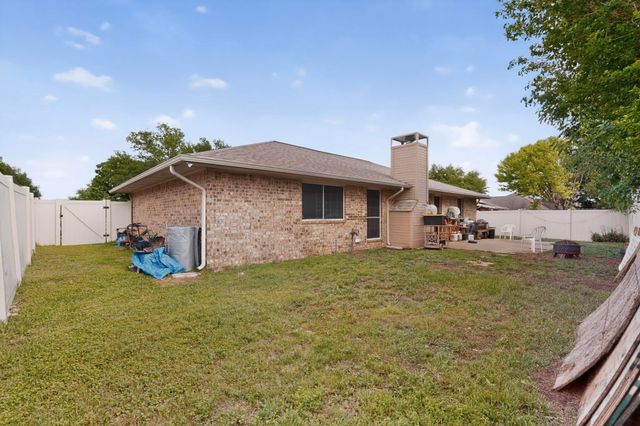 412 Tara Lane, Red Oak, TX 75154