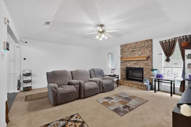 412 Tara Lane, Red Oak, TX 75154