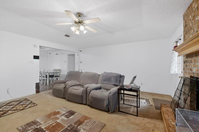 412 Tara Lane, Red Oak, TX 75154