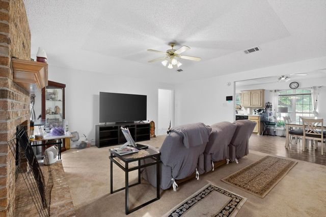 412 Tara Lane, Red Oak, TX 75154