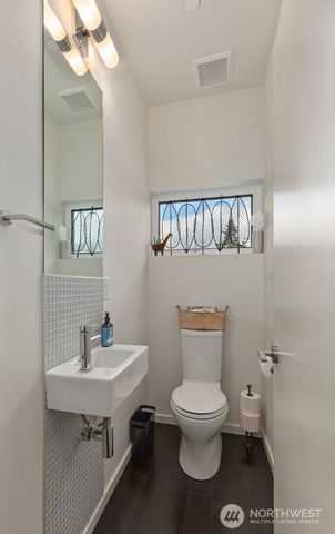 8503 14th Avenue NW, Seattle, WA 98117