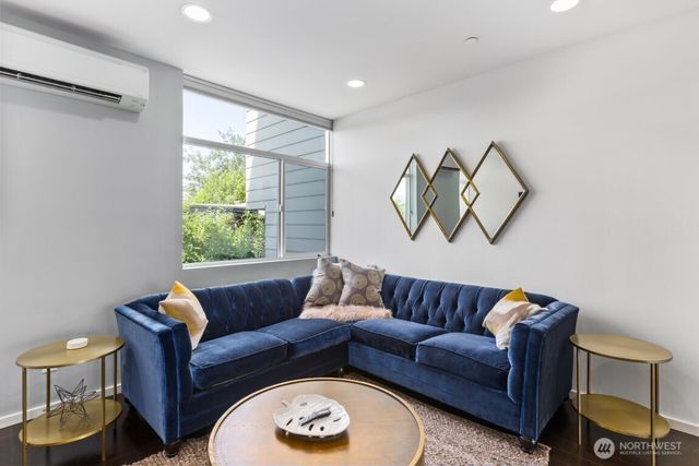 8503 14th Avenue NW, Seattle, WA 98117