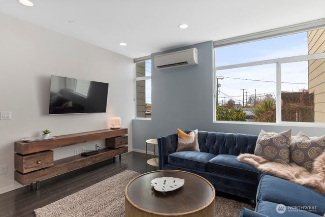 8503 14th Avenue NW, Seattle, WA 98117