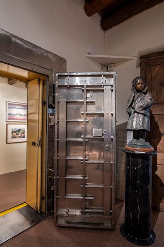 1075 Paseo de Peralta, Santa Fe, NM 87505