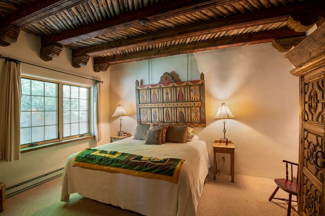 1075 Paseo de Peralta, Santa Fe, NM 87505