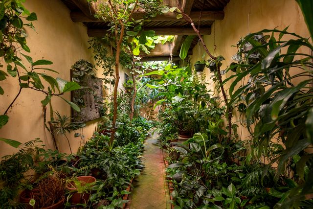 1075 Paseo de Peralta, Santa Fe, NM 87505