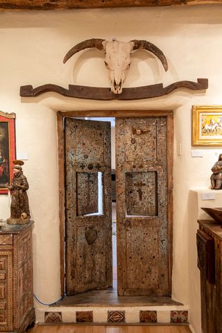 1075 Paseo de Peralta, Santa Fe, NM 87505