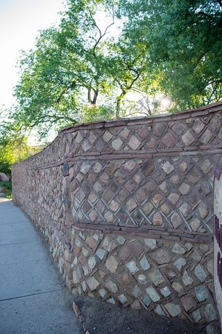 1075 Paseo de Peralta, Santa Fe, NM 87505