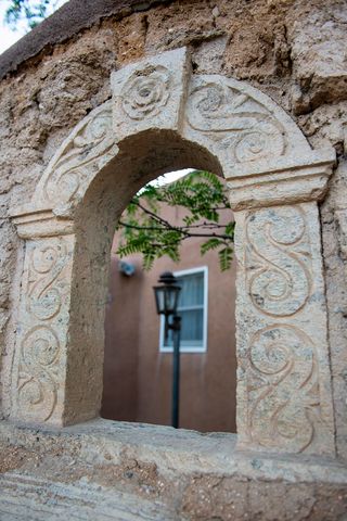 1075 Paseo de Peralta, Santa Fe, NM 87505