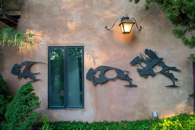 1075 Paseo de Peralta, Santa Fe, NM 87505