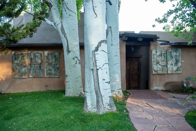 1075 Paseo de Peralta, Santa Fe, NM 87505