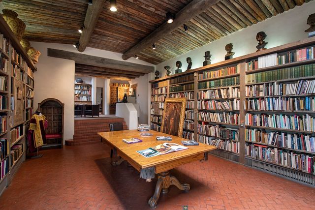 1075 Paseo de Peralta, Santa Fe, NM 87505