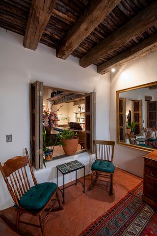 1075 Paseo de Peralta, Santa Fe, NM 87505
