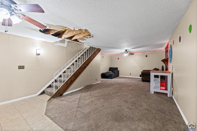 5849 SW Auburn RD, Topeka, KS 66610