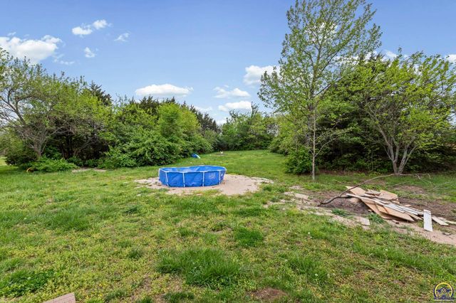 5849 SW Auburn RD, Topeka, KS 66610