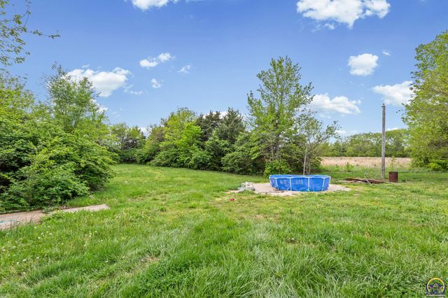5849 SW Auburn RD, Topeka, KS 66610