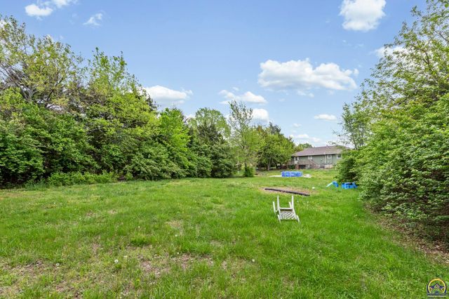5849 SW Auburn RD, Topeka, KS 66610
