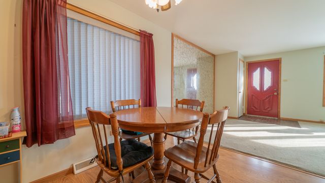 12728 S Saginaw Avenue, Chicago, IL 60633