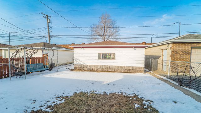12728 S Saginaw Avenue, Chicago, IL 60633