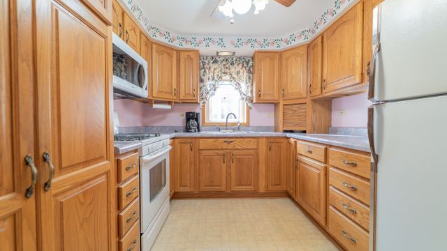 12728 S Saginaw Avenue, Chicago, IL 60633