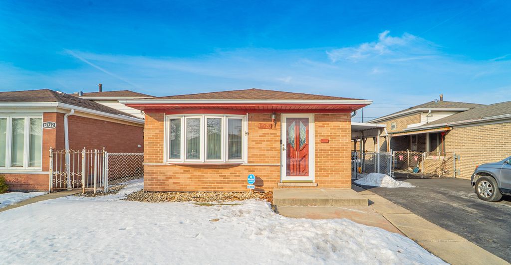 12728 S Saginaw Avenue, Chicago, IL 60633