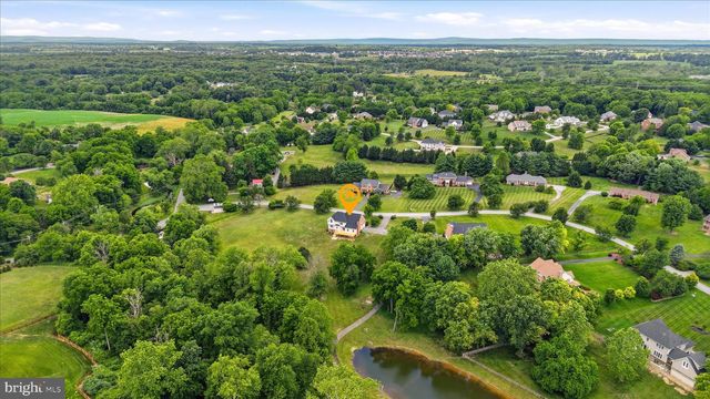 86 EASTLAND DR, Charles Town, WV 25414