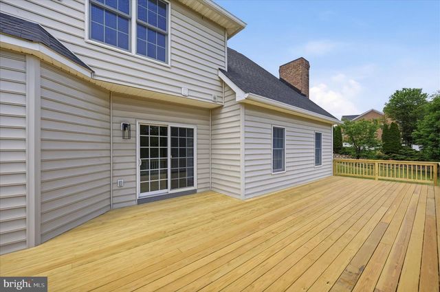 86 EASTLAND DR, Charles Town, WV 25414