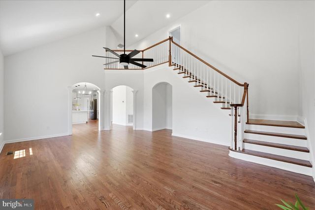 86 EASTLAND DR, Charles Town, WV 25414