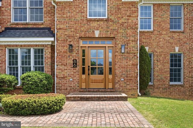 86 EASTLAND DR, Charles Town, WV 25414