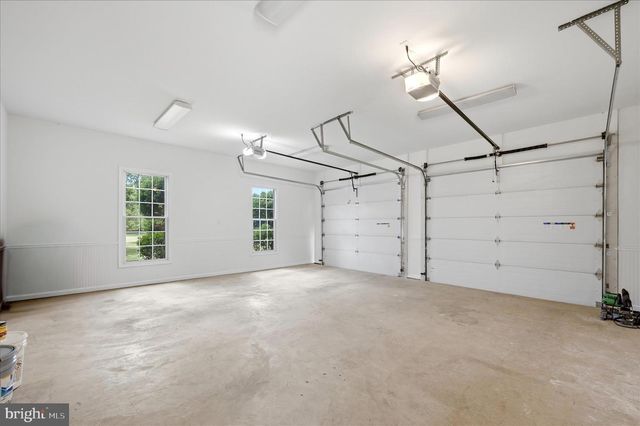86 EASTLAND DR, Charles Town, WV 25414
