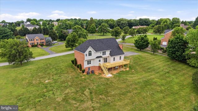 86 EASTLAND DR, Charles Town, WV 25414