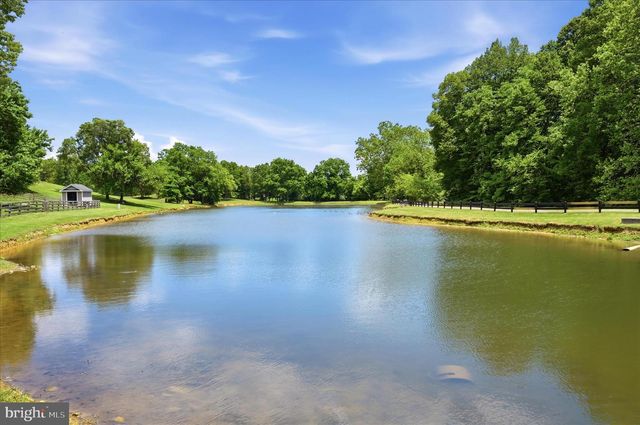 86 EASTLAND DR, Charles Town, WV 25414