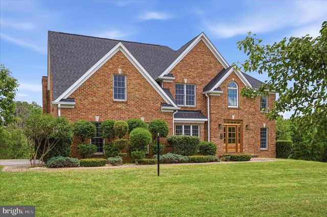 86 EASTLAND DR, Charles Town, WV 25414