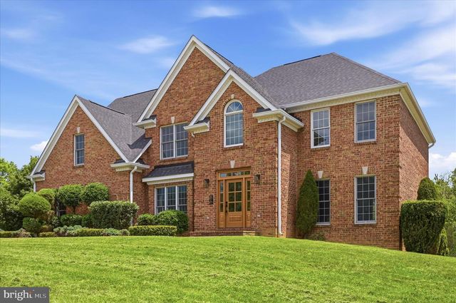 86 EASTLAND DR, Charles Town, WV 25414