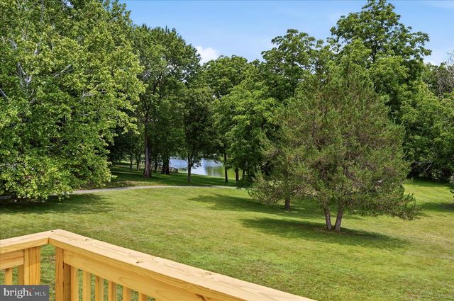 86 EASTLAND DR, Charles Town, WV 25414