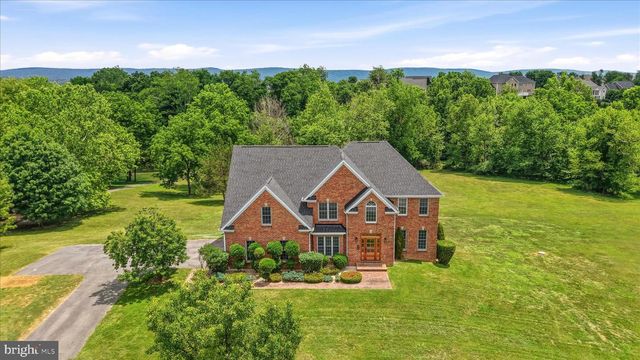 86 EASTLAND DR, Charles Town, WV 25414