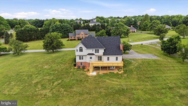 86 EASTLAND DR, Charles Town, WV 25414
