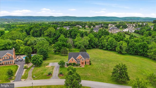 86 EASTLAND DR, Charles Town, WV 25414